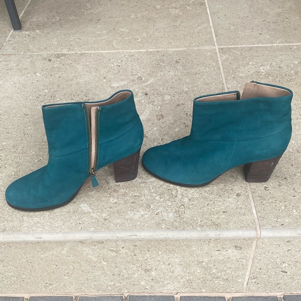GUC Cole Haan Turquoise Suede Nike Air Booties size 9